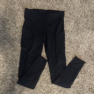 Lululemon ladies Black High-Waisted full length Leggings sz 6